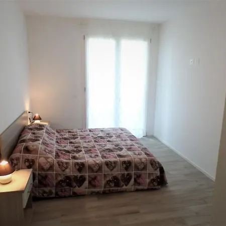 Διαμέρισμα Ideal Getaway Flat With Pool And Parking Μπιμπιόνε