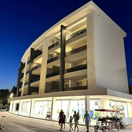 Ideal Getaway Flat With Pool And Parking Διαμέρισμα *