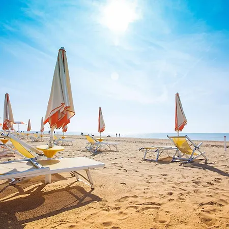 Ideal Getaway Flat With Pool And Parking Apartment Bibione